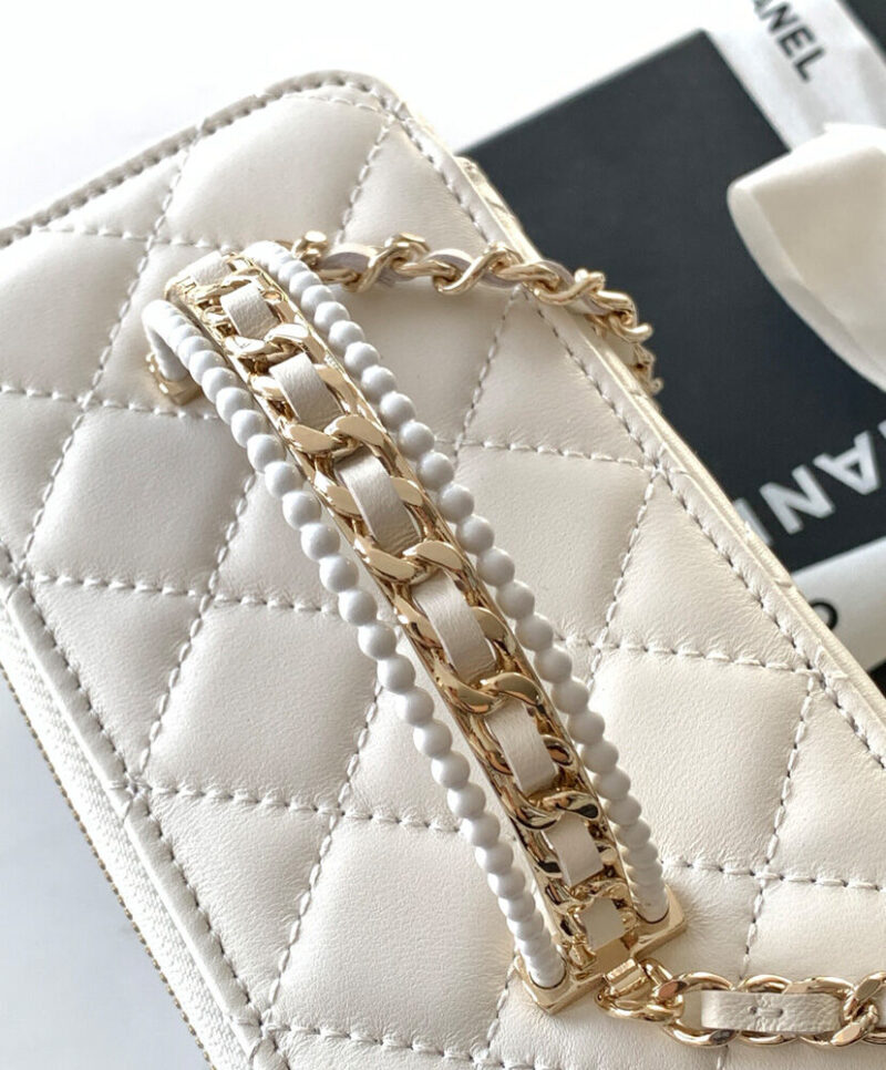 Chanel Long Vanity With Chain AP4452